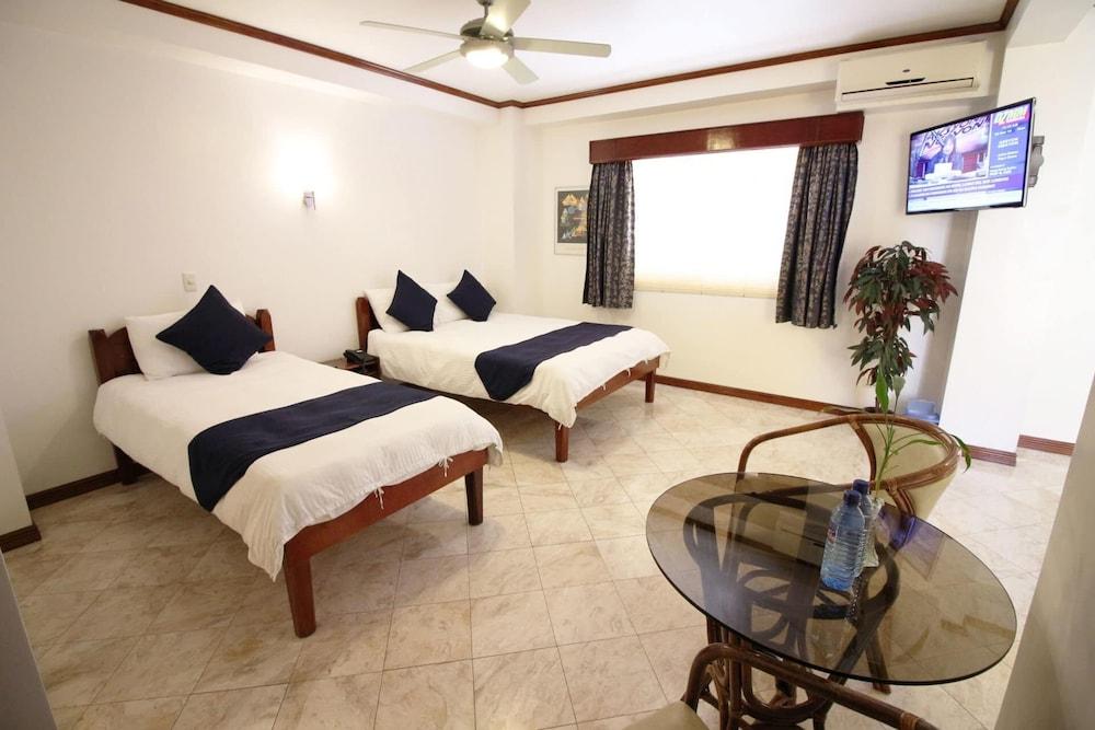Mermaid Resort Пуерто-Галера Екстер'єр фото